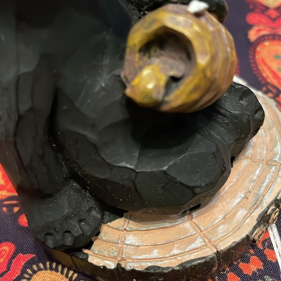 BLACK BEARS WITH BEE HIVES - Picture 9 of 11